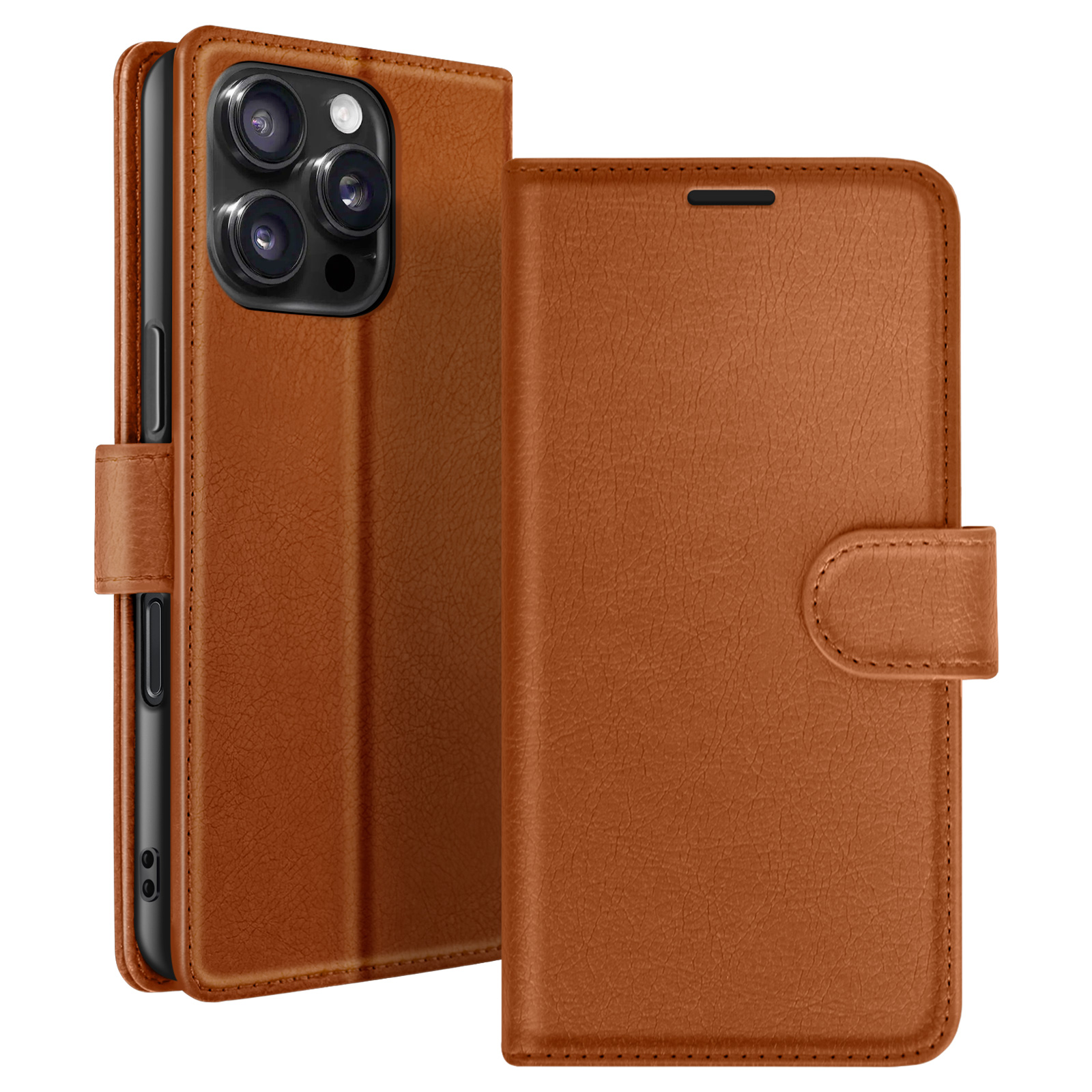 Étui de téléphone en cuir marron avec un téléphone à l'intérieur. L'étui est fermé par une fermeture magnétique. Le téléphone a trois caméras.