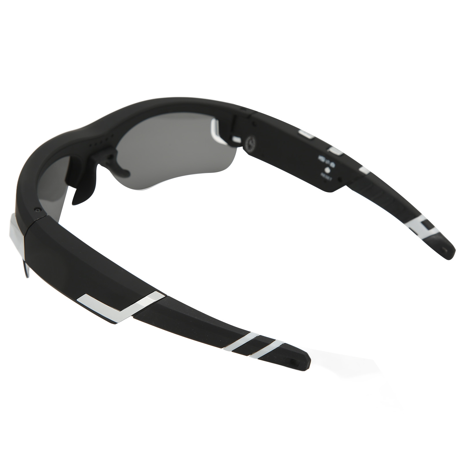 Schwarze Sonnenbrille mit grauen Gläsern. Weiße Streifen auf den Bügeln. Die Brille ist auf weißem Grund.
