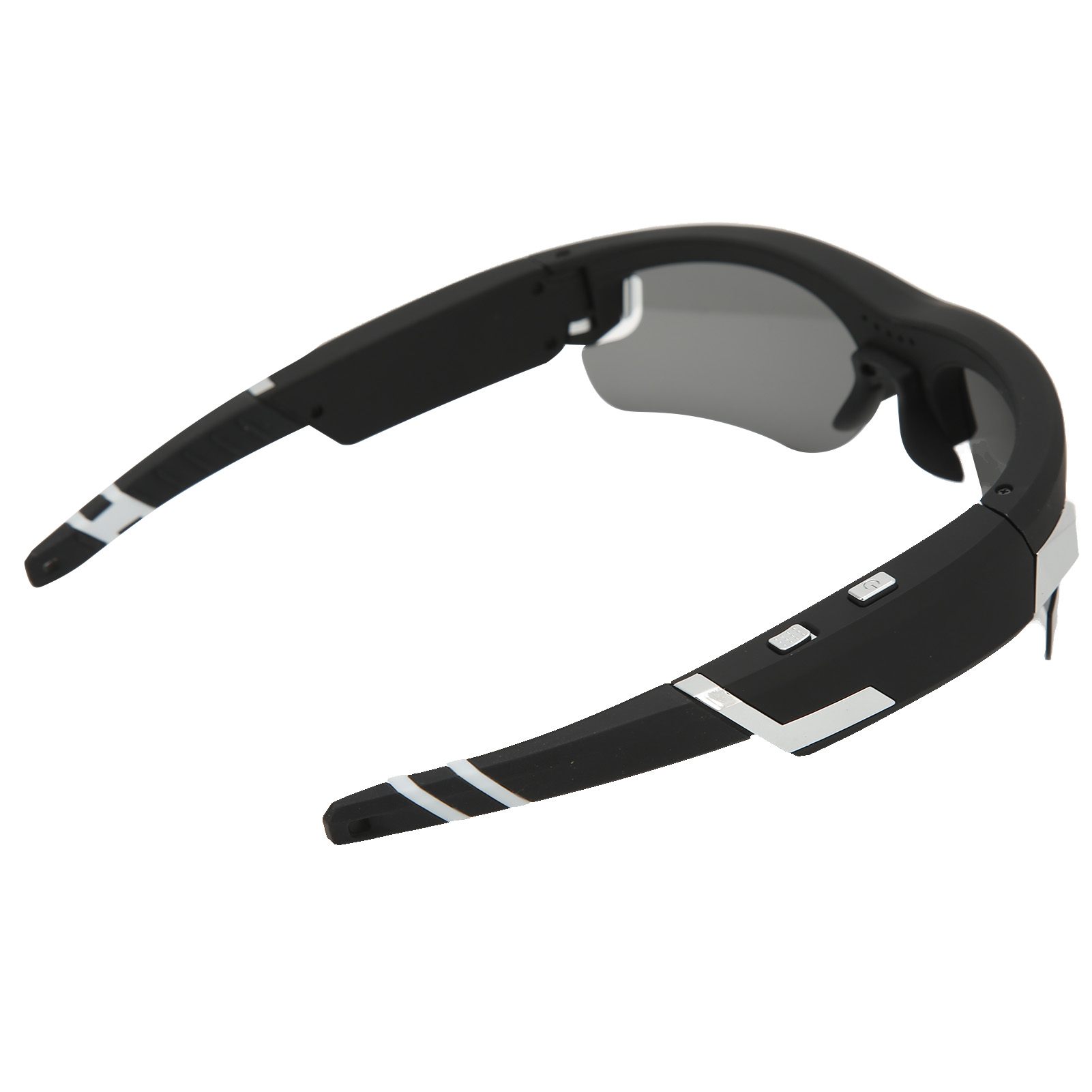 Schwarze Sportsonnenbrille mit grauen Gläsern. Weiße Streifen auf den Bügeln. Knöpfe und silberne Akzente. Isoliert auf weißem Hintergrund.