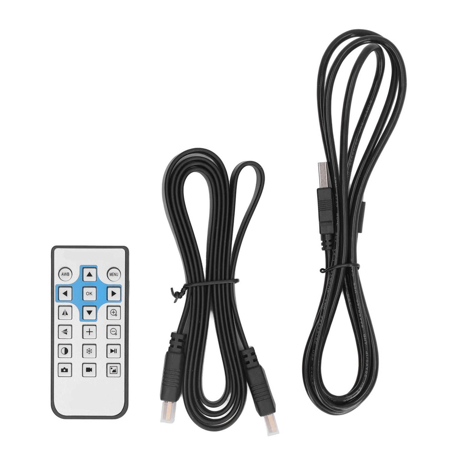 Draufsicht zeigt Fernbedienung, zwei schwarze USB-Kabel und ein langes schwarzes Kabel. Alle Objekte auf weißem Hintergrund.