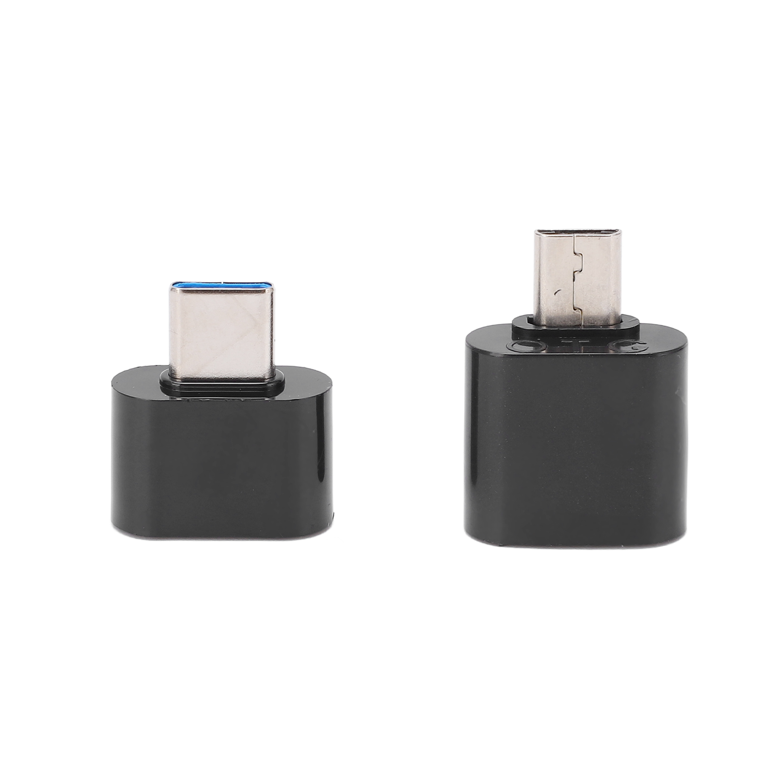 Zwei schwarze USB-Adapter mit unterschiedlichen Anschlüssen werden auf weißem Hintergrund angezeigt.