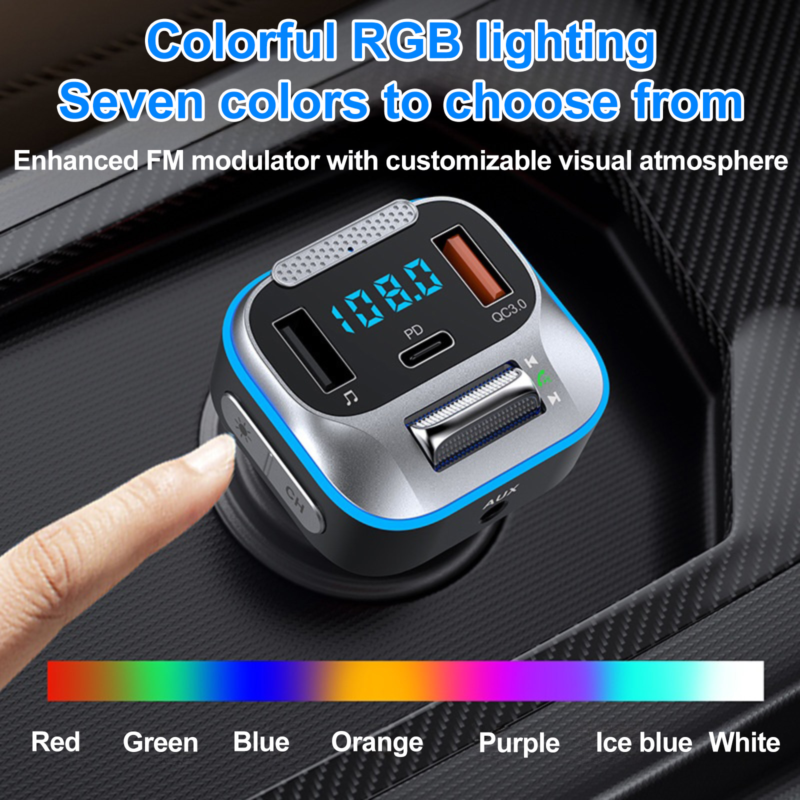 Auto-FM-Modulator mit farbenfroher RGB-Beleuchtung und sieben Farben zur Auswahl. Ein Finger berührt eine Taste.