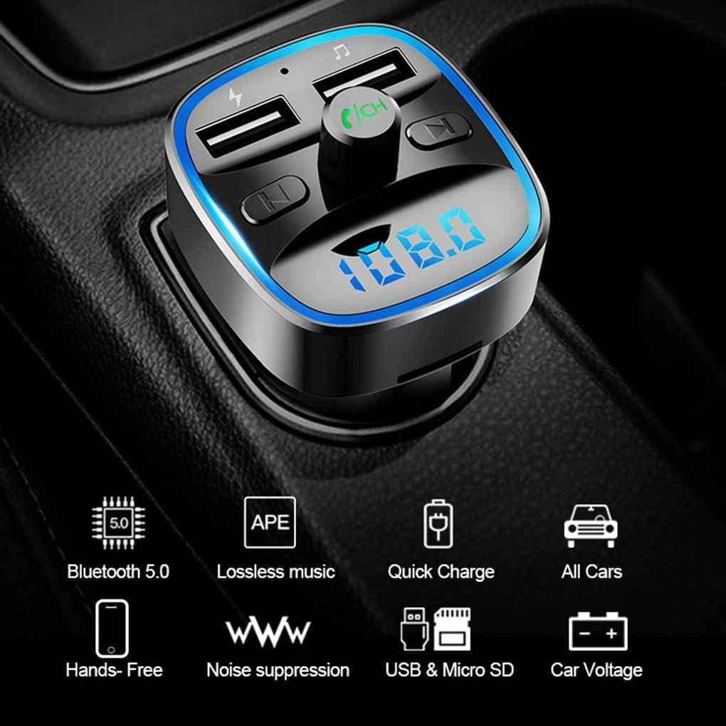 Schwarzes Autoladegerät mit USB-Anschlüssen, Digitalanzeige '108.0' und Symbolen für Bluetooth, Schnellladung und mehr.