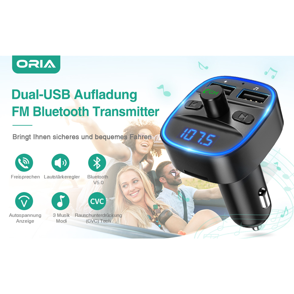 Schwarzer FM-Bluetooth-Sender mit zwei USB-Anschlüssen, Anzeige 107,5. Im Hintergrund eine lächelnde Frau und zwei Personen im Auto.
