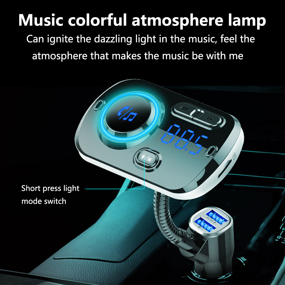 Ein Autozubehör mit Digitalanzeige und USB-Anschlüssen. Das Gerät hat einen blau beleuchteten Bildschirm und einen flexiblen Metallstiel.