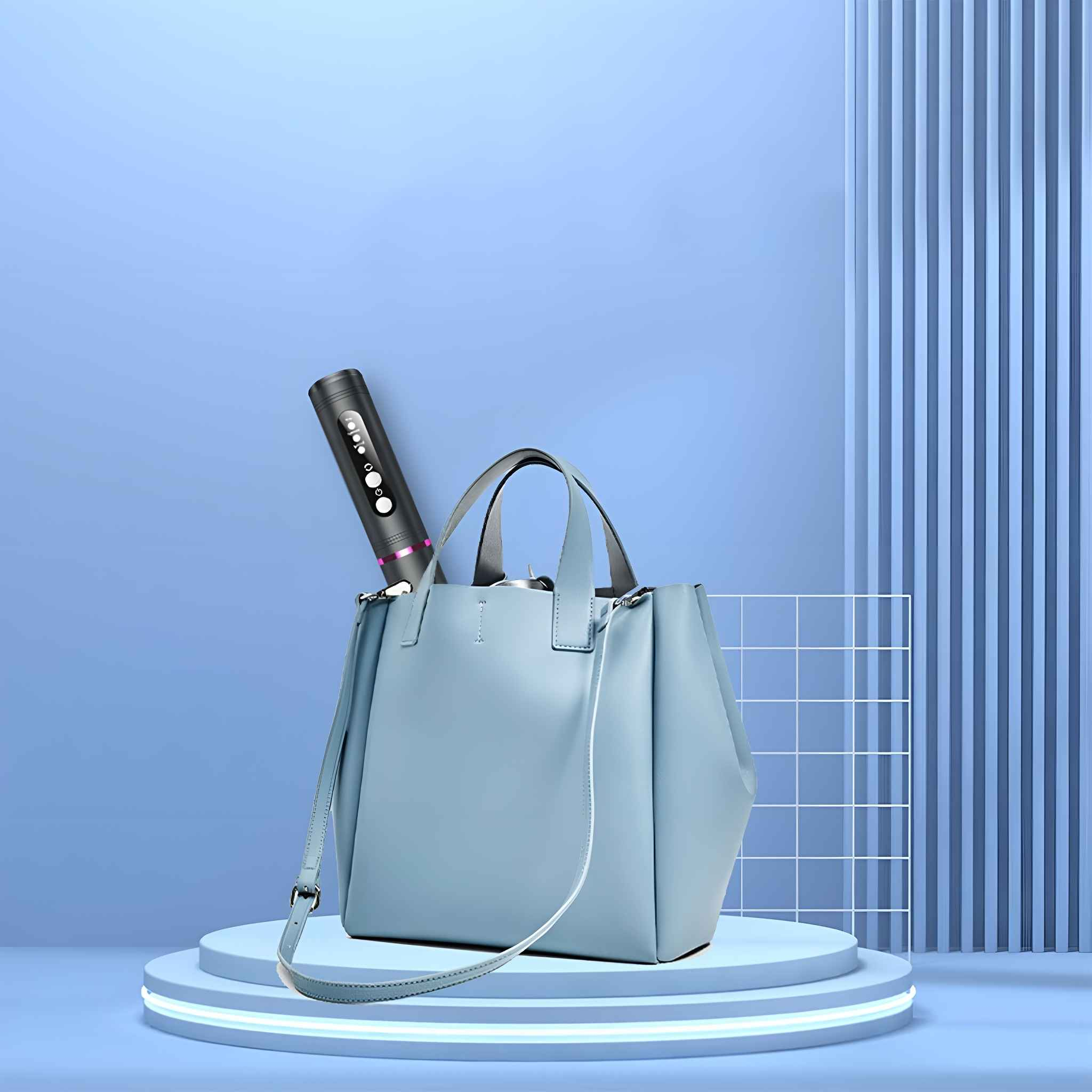 Ein Styler teilweise in einer hellblauen Tasche auf einer blauen Plattform. Der Hintergrund hat vertikale Linien und ein Gitter.