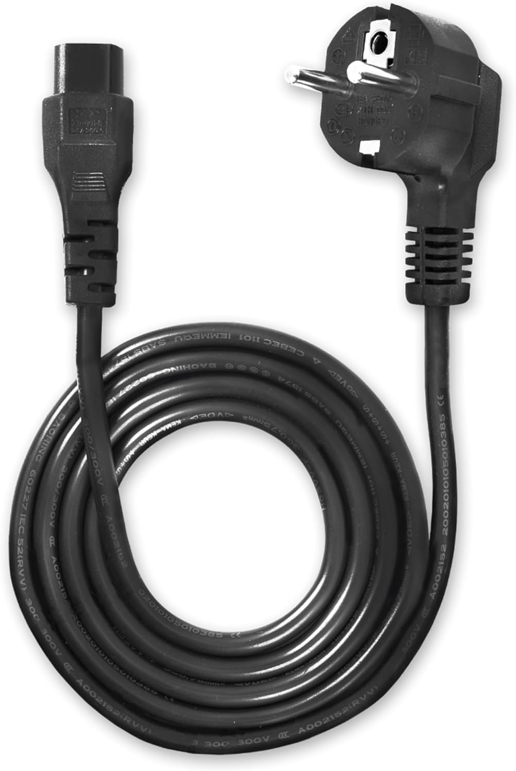 Ein schwarzes Netzkabel mit einem Eurostecker und einem Buchsenanschluss, aufgerollt. Das Kabel hat Textmarkierungen.