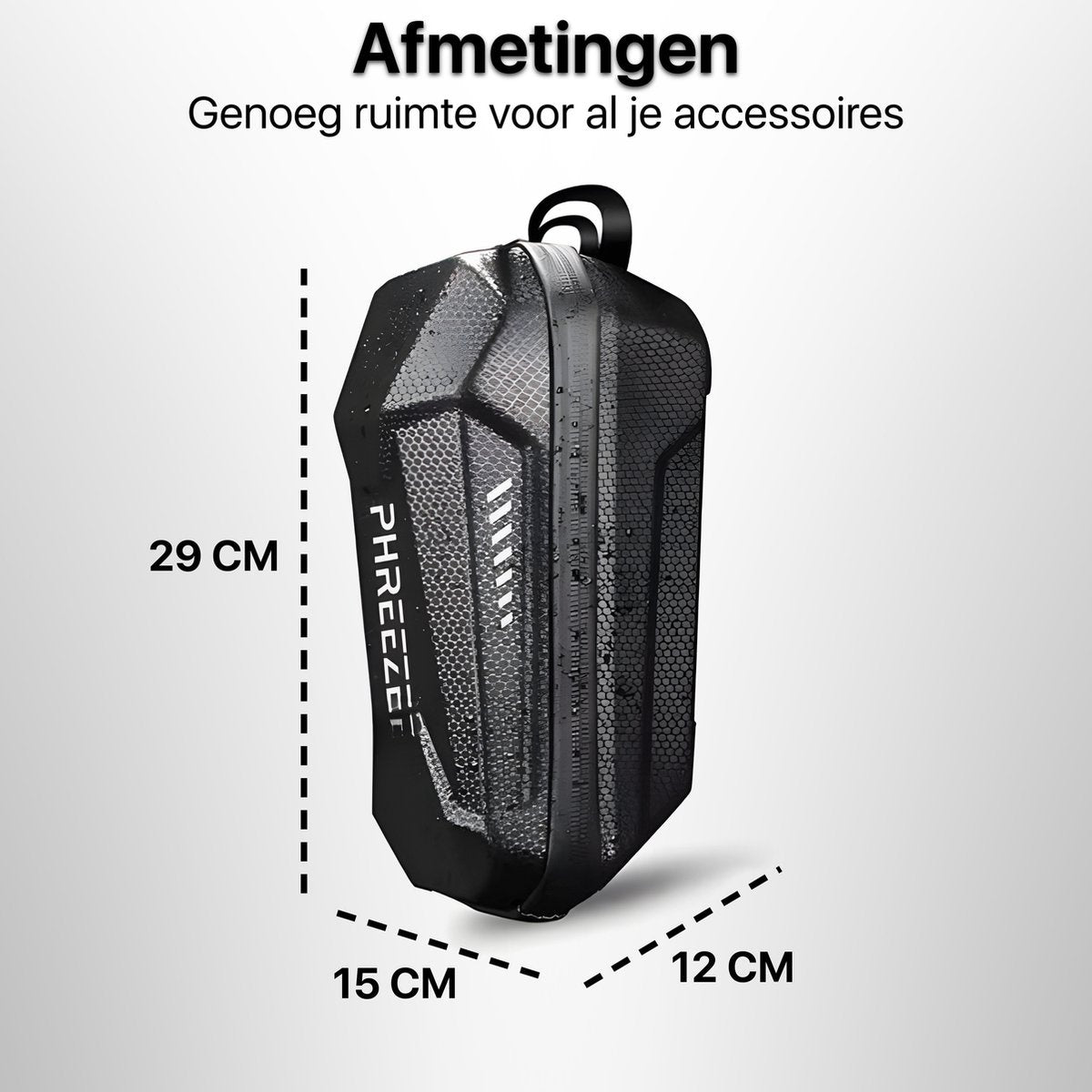 Zwarte, geometrische fietstas met afmetingen: 29cm hoog, 15cm breed, 12cm diep. Tekst: 'PHREEEZER'.