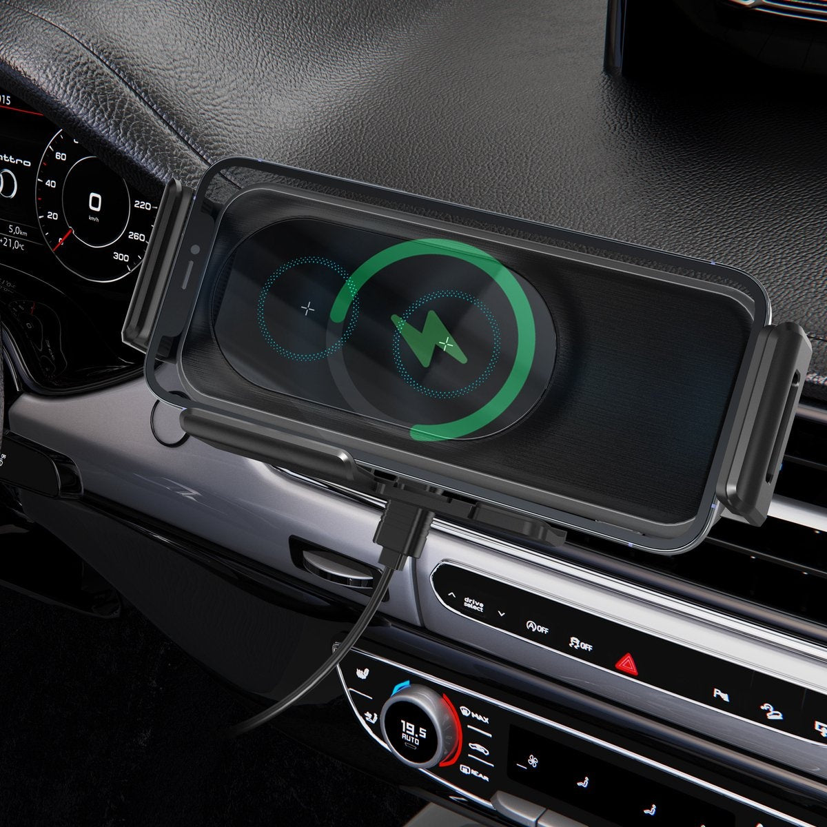 Een telefoon die draadloos oplaadt in een auto. De telefoon zit in een houder, met een groen oplaadsymbool. Dashboard zichtbaar.