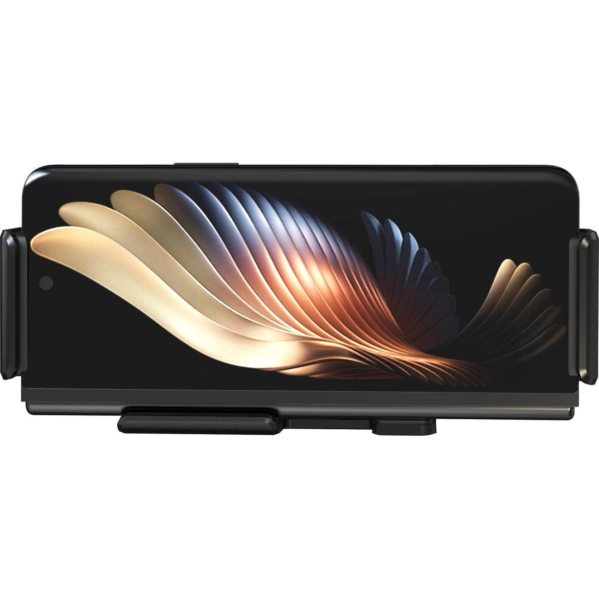 Een zwarte smartphone in een houder toont een abstracte afbeelding van gelaagde, gebogen vormen in goud, wit en blauw tegen een zwarte achtergrond.