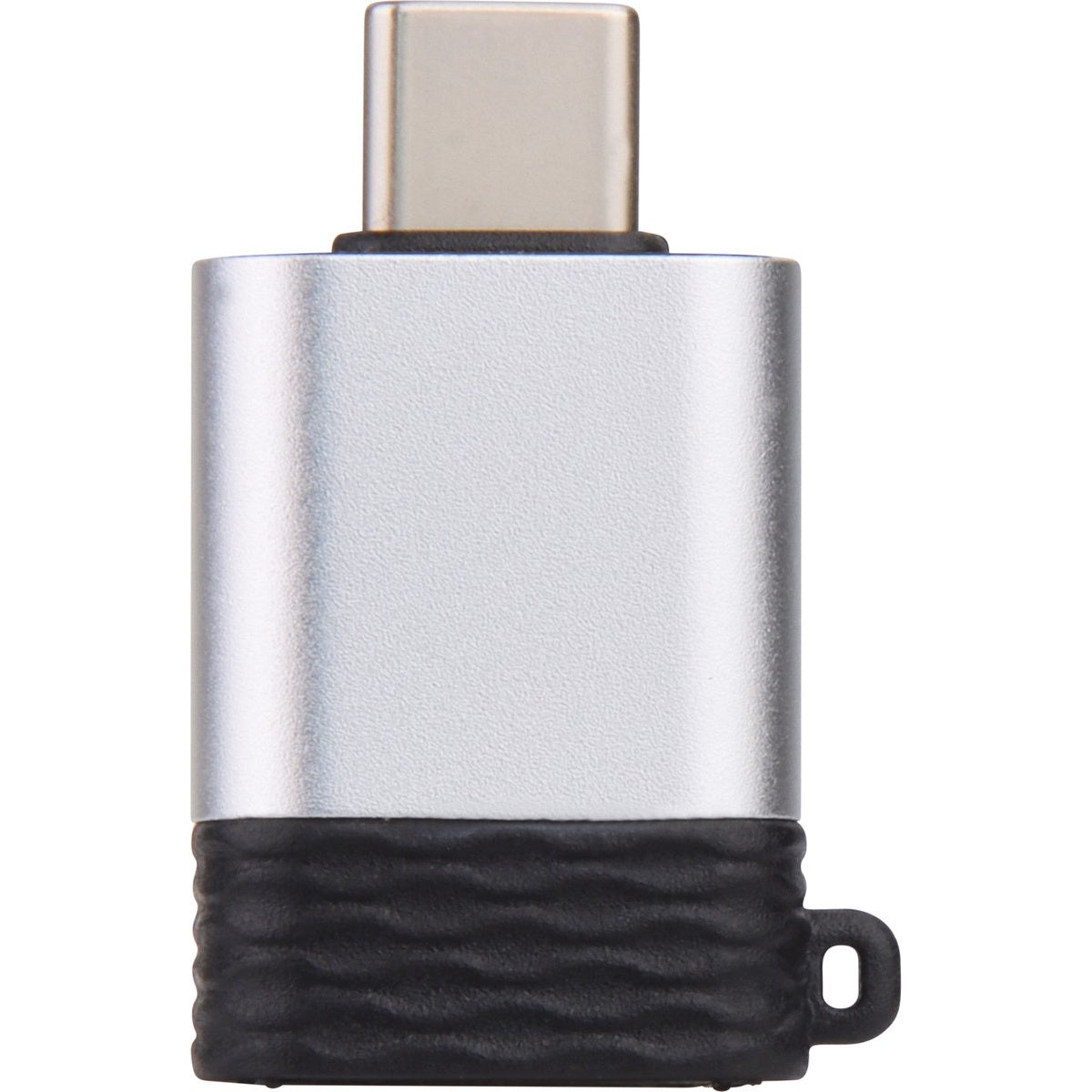 Een zilveren USB-C-adapter met een zwarte, getextureerde basis en een kleine lus. De adapter staat op een witte achtergrond.