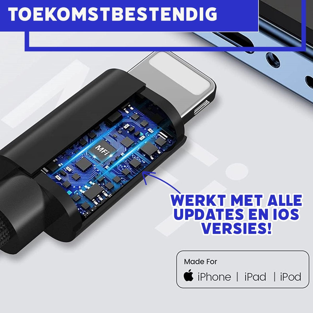 Een zwarte oplaadkabel met een blootgestelde printplaat wordt getoond. De tekst luidt: 'Werkt met alle updates en iOS-versies'. Het is gemaakt voor iPhone, iPad en iPod.