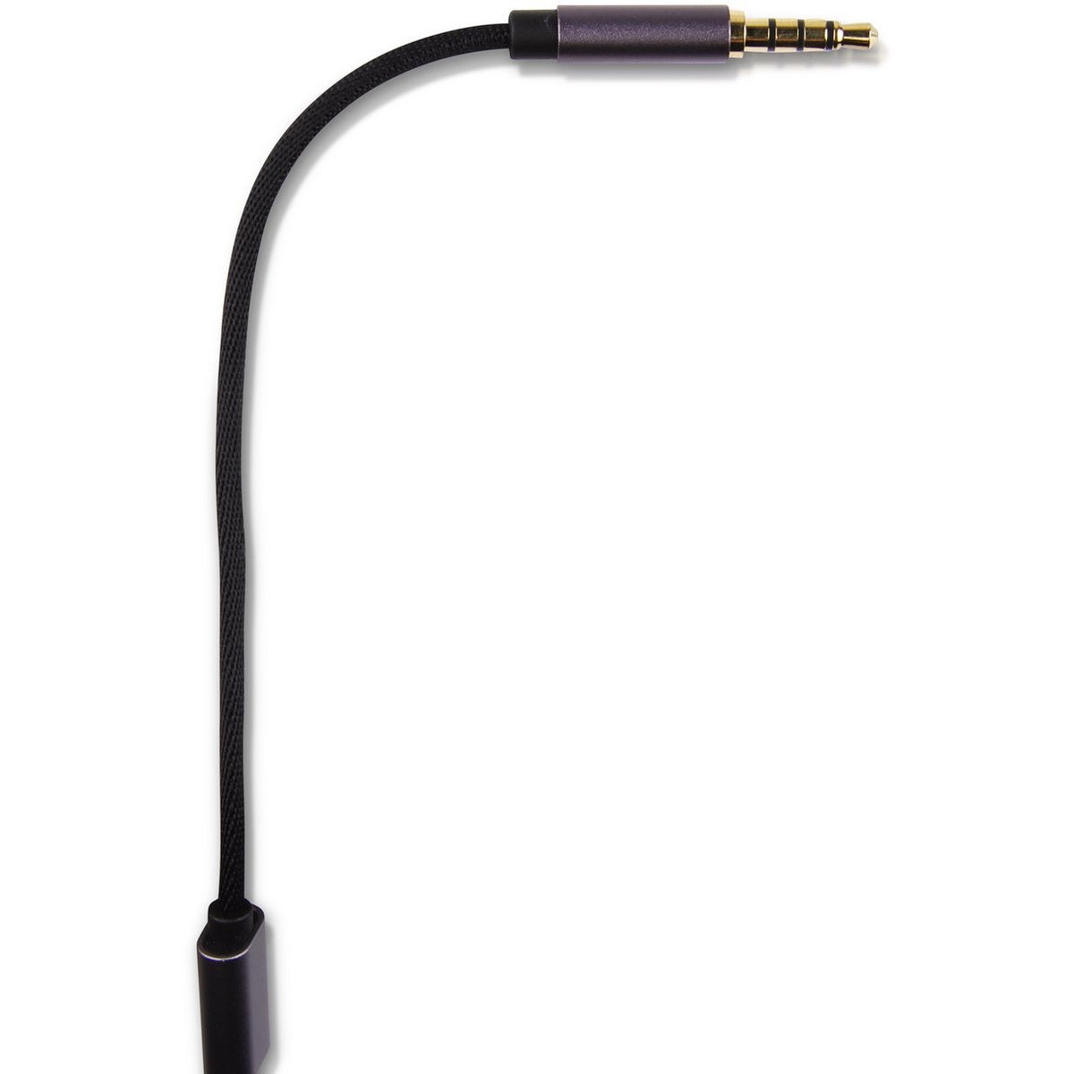 Een zwarte audiokabel met een zilveren en gouden connector. Het is tegen een witte achtergrond, met een lichte schaduw.
