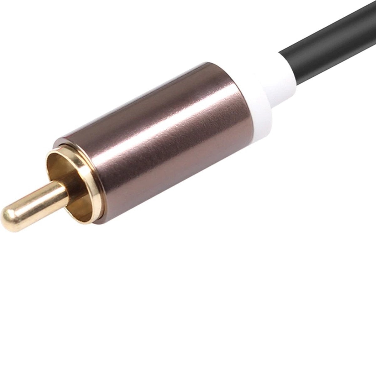 Close-up van een RCA-audioconnector. Het heeft een goudkleurige centrale pin, een koperkleurige cilinder en een zwarte kabel.