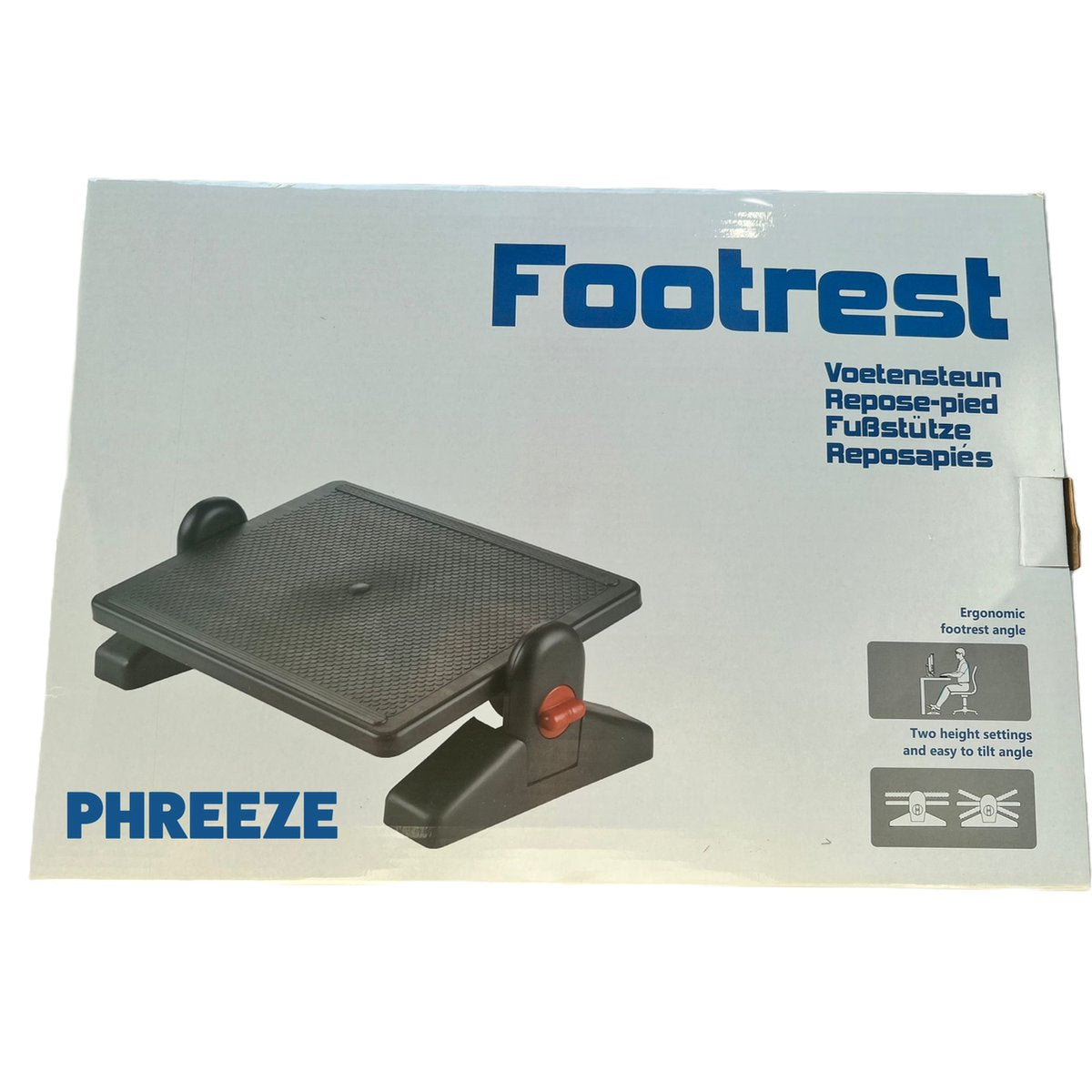 Box of a footrest. It has the word 'Footrest' written on it. The box also shows an image of the footrest.