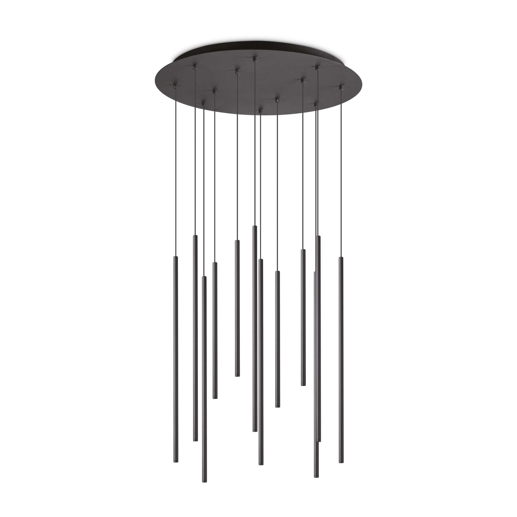 Un lampadario moderno con base circolare nera e molteplici luci cilindriche nere appese.