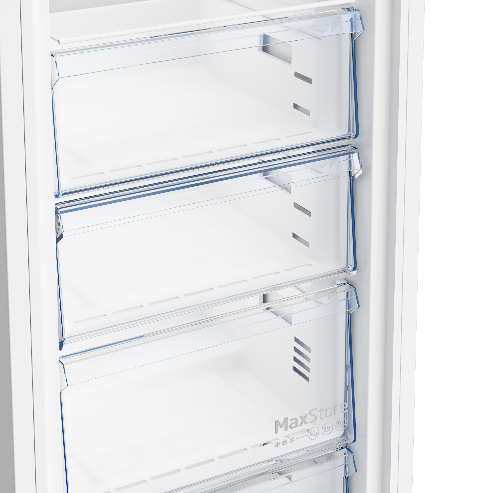 Freezer aperto con tre cassetti in plastica trasparente. Il telaio è bianco.