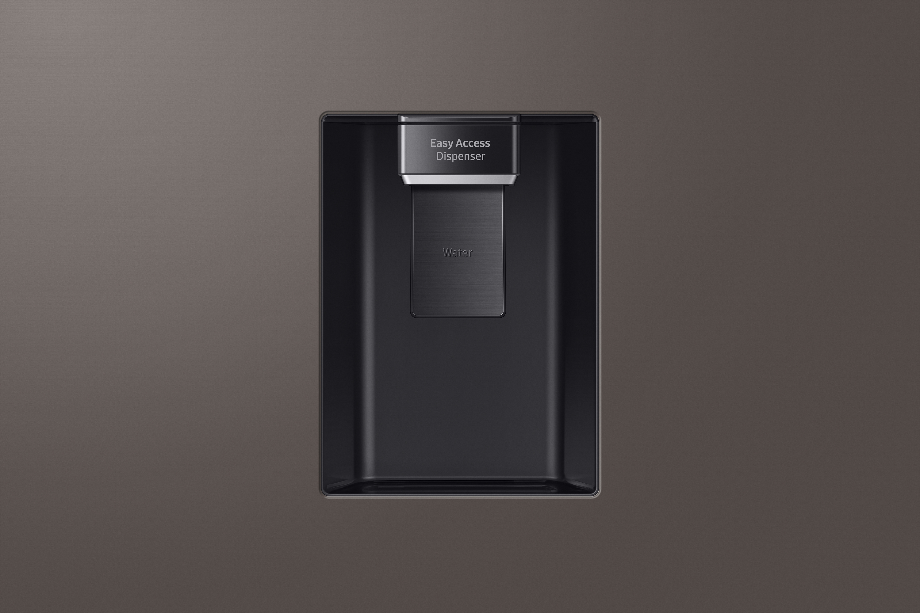 Una porta del frigorifero con erogatore d'acqua. Dice 'Easy Access Dispenser' e 'Water'.
