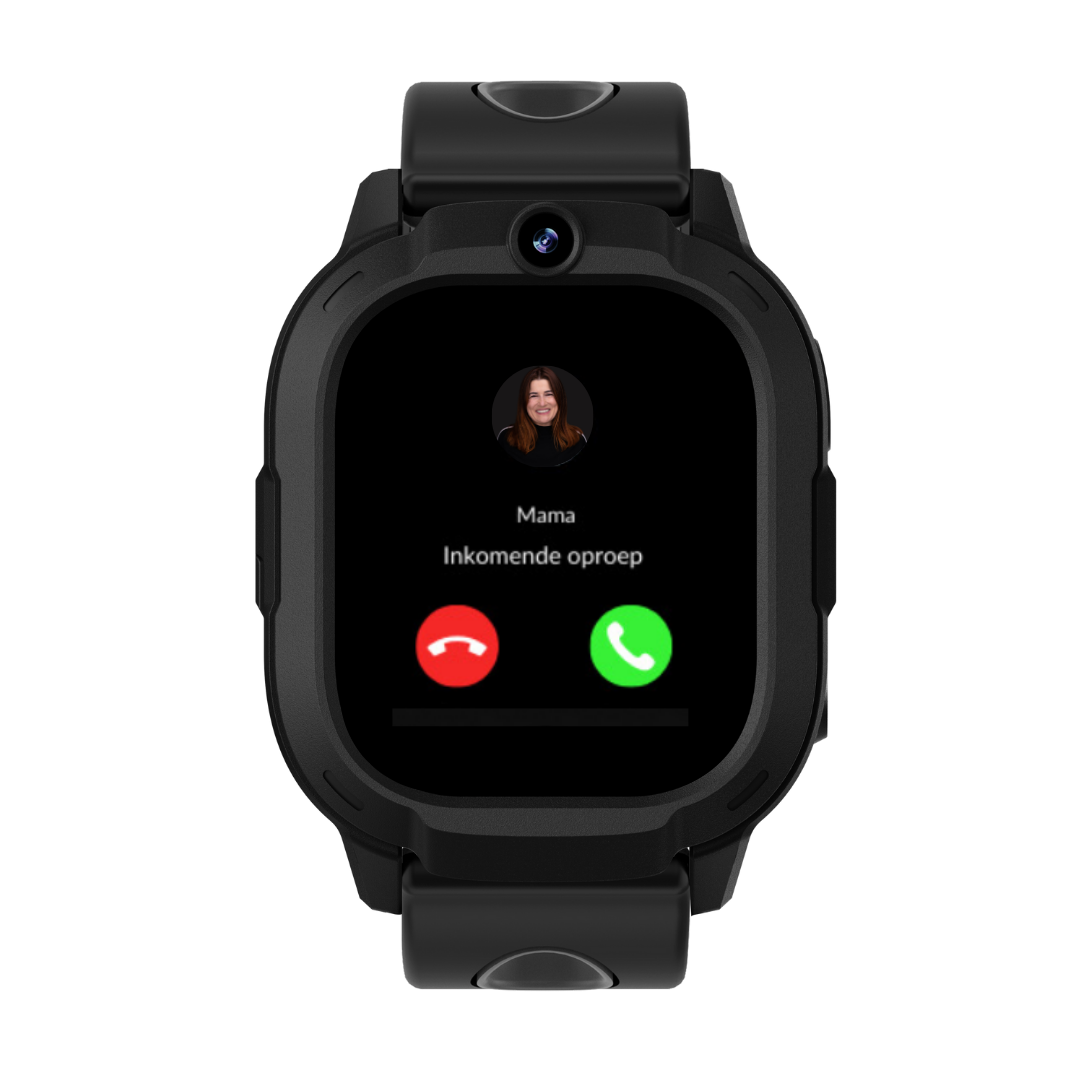 Reloj inteligente negro mostrando una llamada entrante de 'Mama'. Incluye foto y botones de aceptar/rechazar llamada.