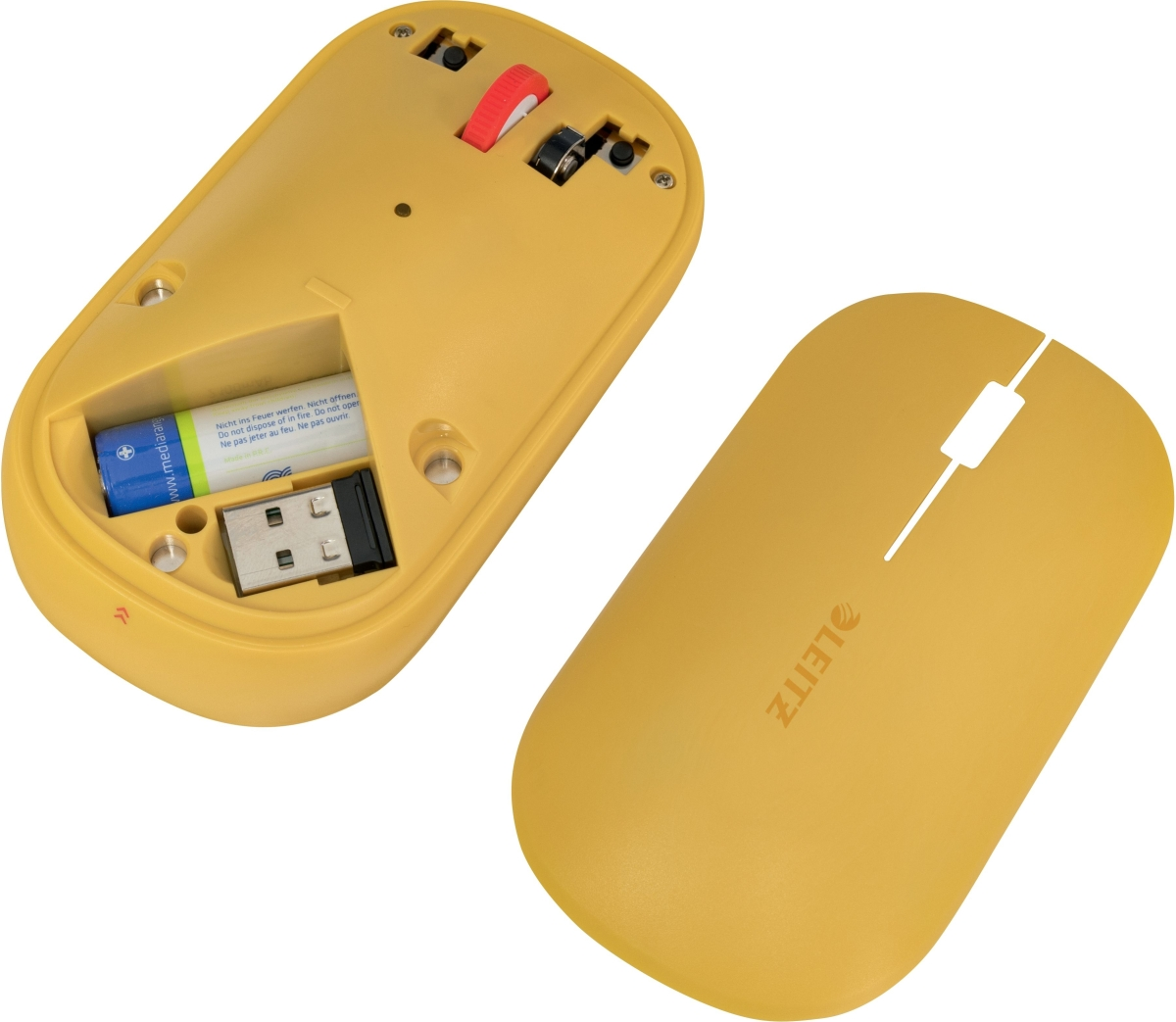 Żółta mysz komputerowa, otwarta, aby pokazać baterię i odbiornik USB. Góra jest oddzielna. Widoczna marka LEITZ.