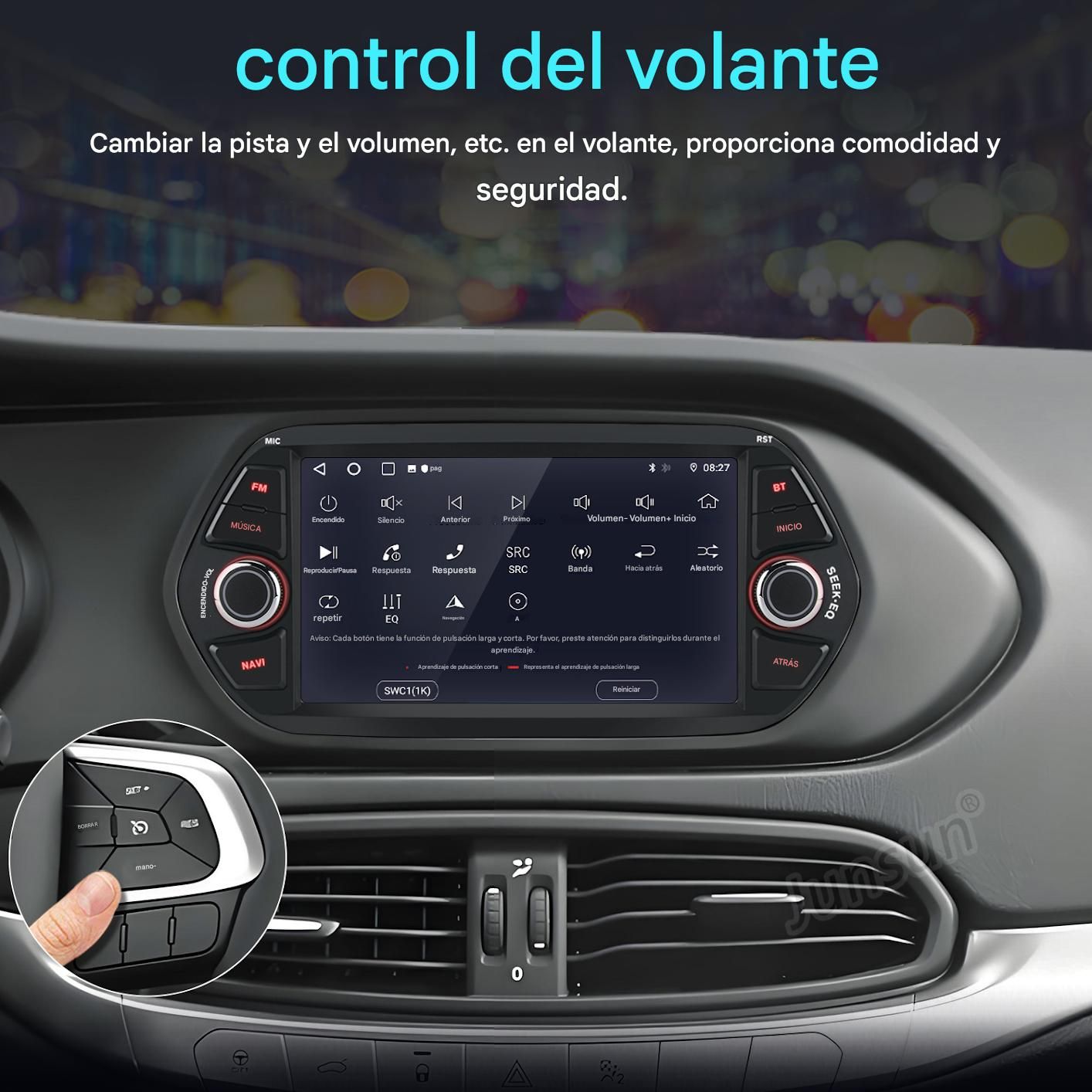 Interior de coche con consola central y controles en el volante. Una mano presiona un botón en el volante. La pantalla muestra opciones.