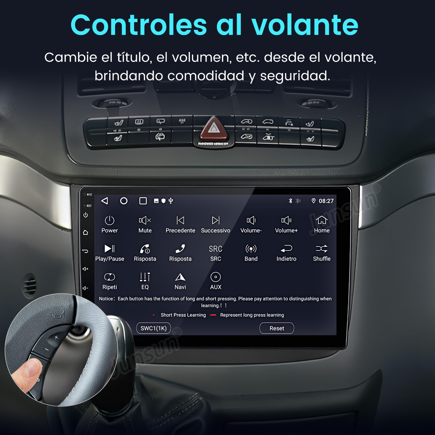 Pantalla de radio de coche mostrando controles. Una mano pulsa un botón en el volante. Texto en español, controla el volumen, etc.