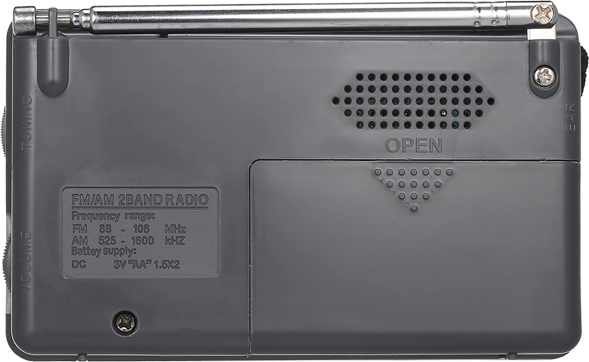 Ein graues FM/AM-Radio. Merkmale sind ein Drehregler, Lautstärkeregler, Lautsprecher und Antenne. Text zeigt Frequenzbereiche und Batterieinformationen.