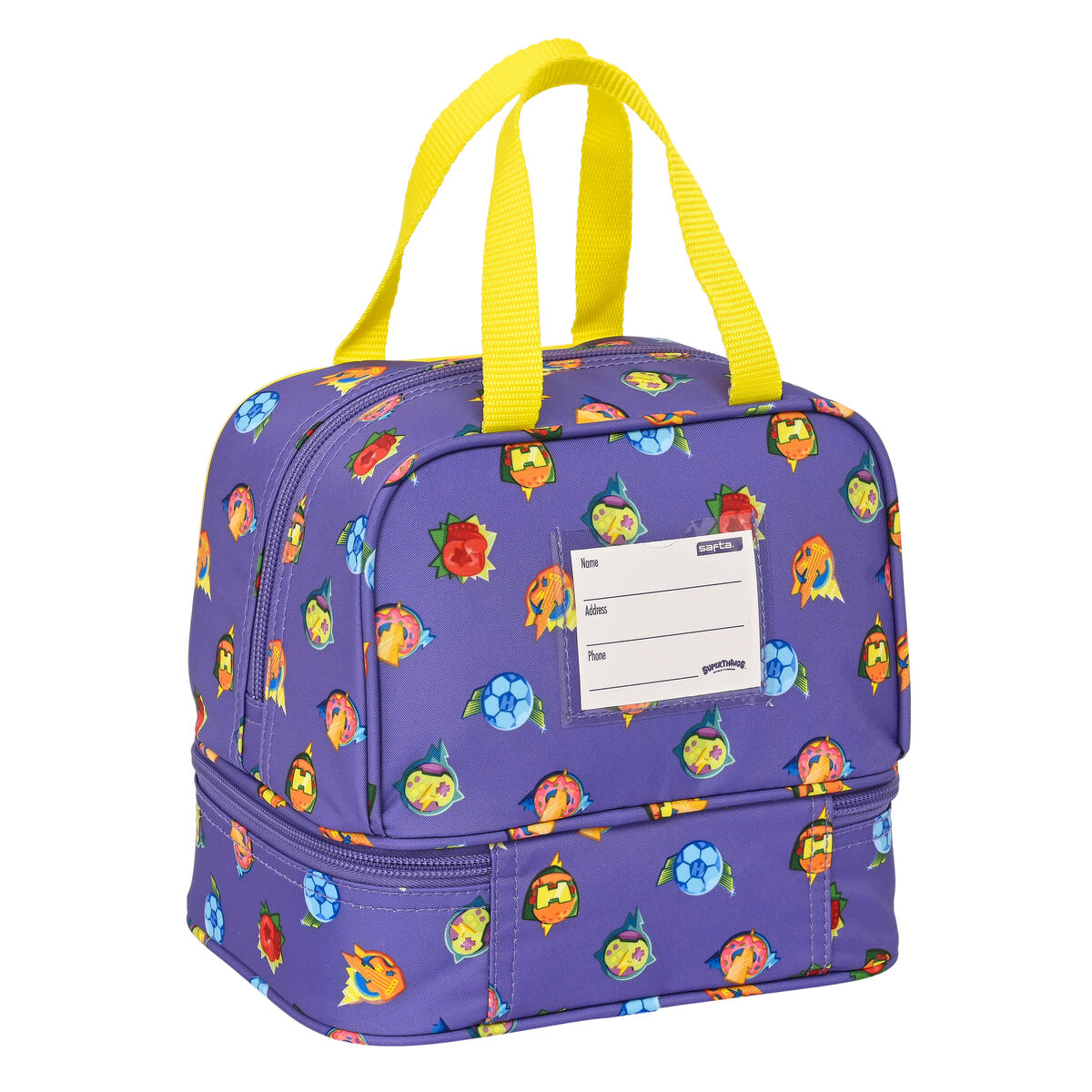 Lila Lunchtasche mit gelben Griffen. Sie hat ein Muster aus bunten Cartoon-Figuren. Auf der Seite befindet sich ein Namensschild.
