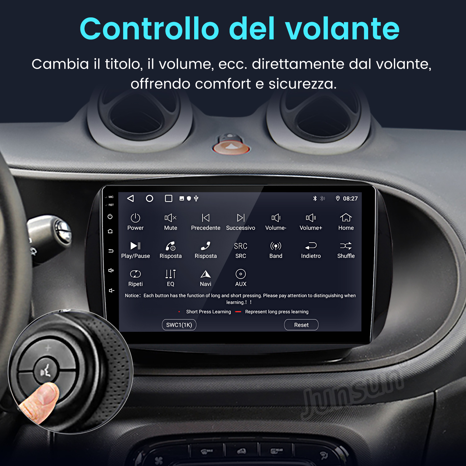 Interni auto con display touchscreen e comandi al volante. Lo schermo mostra vari pulsanti funzione.