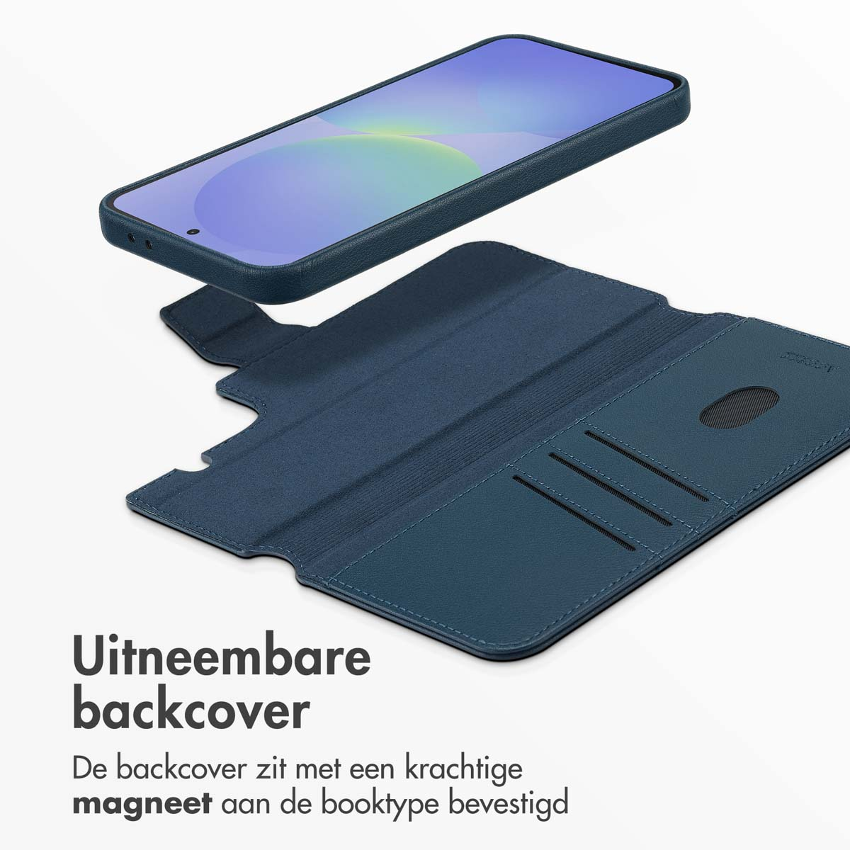Een blauwe telefoon en hoesje worden getoond. De telefoon zweeft boven het open hoesje, met de magnetische bevestiging.