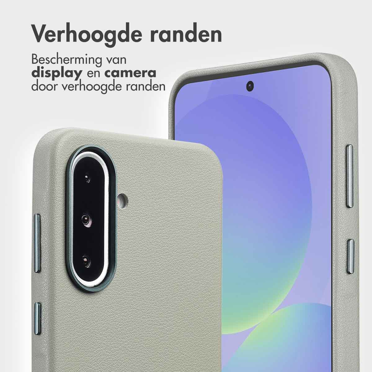 Twee telefoonhoesjes, één met de camera en de andere met het scherm. Tekst zegt: 'Verhoogde randen beschermen display en camera'.