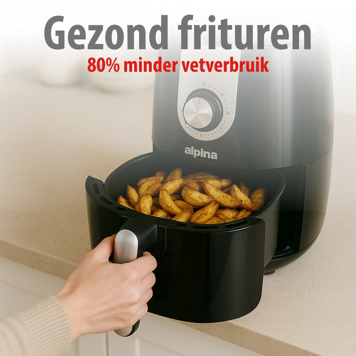 Une friteuse à air avec des frites est montrée. Une main tient le panier. Le texte dit : Friture saine, 80 % de consommation de matières grasses en moins.
