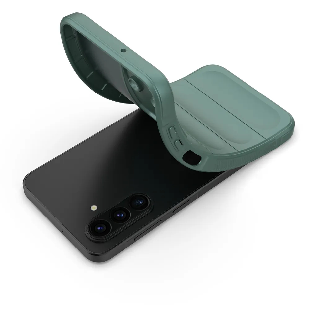 Een zwarte smartphone met een groene hoes die erop wordt geplaatst. De hoes bedekt gedeeltelijk de telefoon en toont de camera.