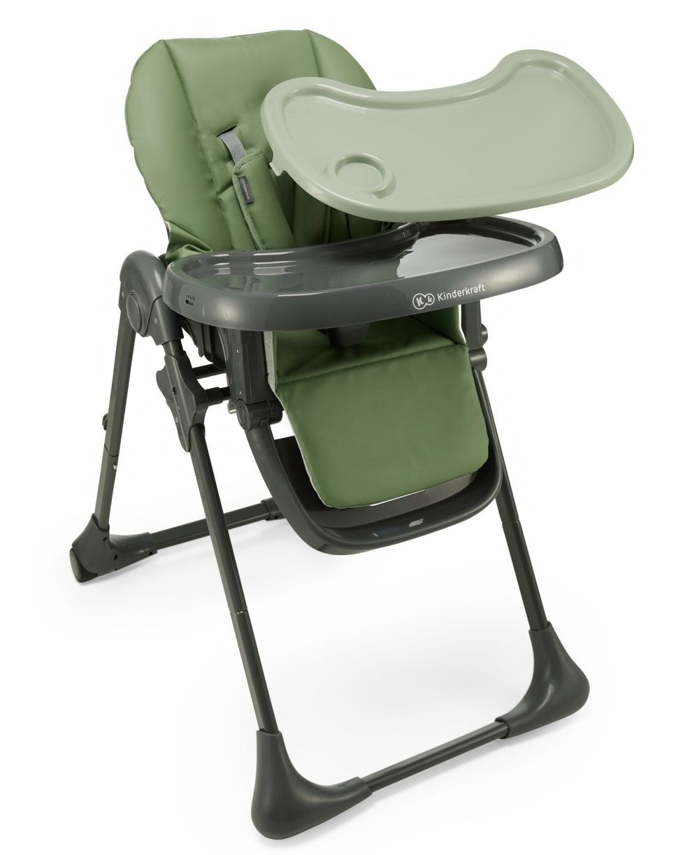 Ein grüner Babyhochstuhl mit abnehmbarem Tablett. Er hat ein dunkelgraues Gestell und einen Sicherheitsgurt. Der Stuhl ist leer.