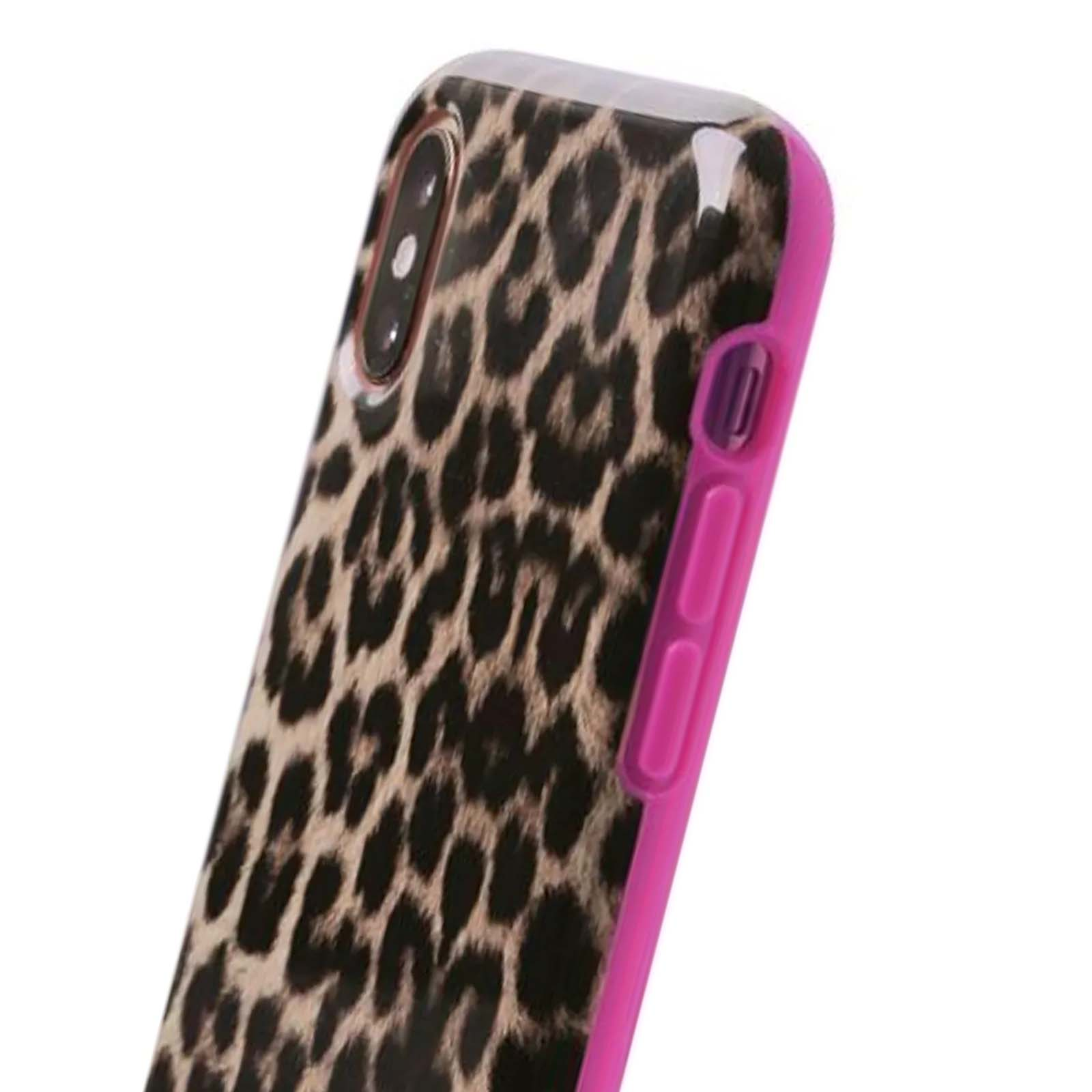 Nahaufnahme einer Handyhülle mit Leopardenmuster. Die Hülle hat einen rosa Rand und einen Kameraausschnitt.