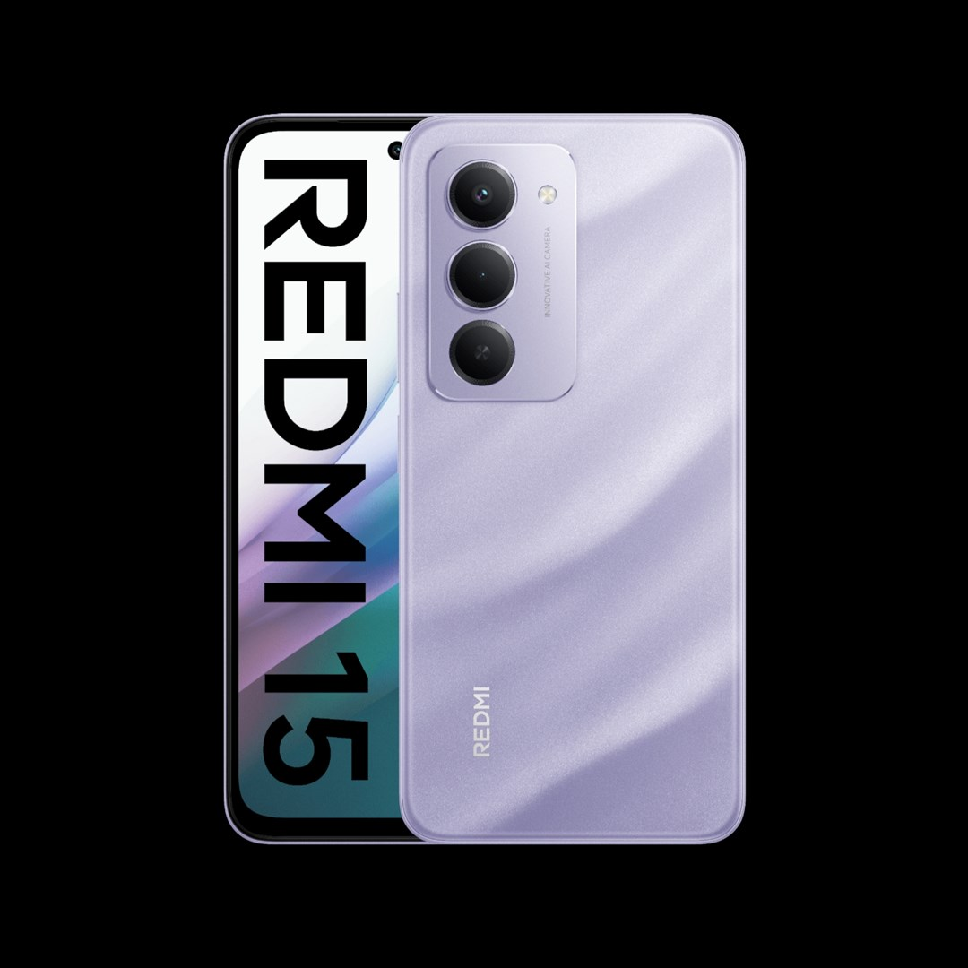 Un téléphone Redmi 15 violet clair. L'écran affiche 'Redmi 15' verticalement. Trois objectifs de caméra sont à l'arrière, sur fond noir.