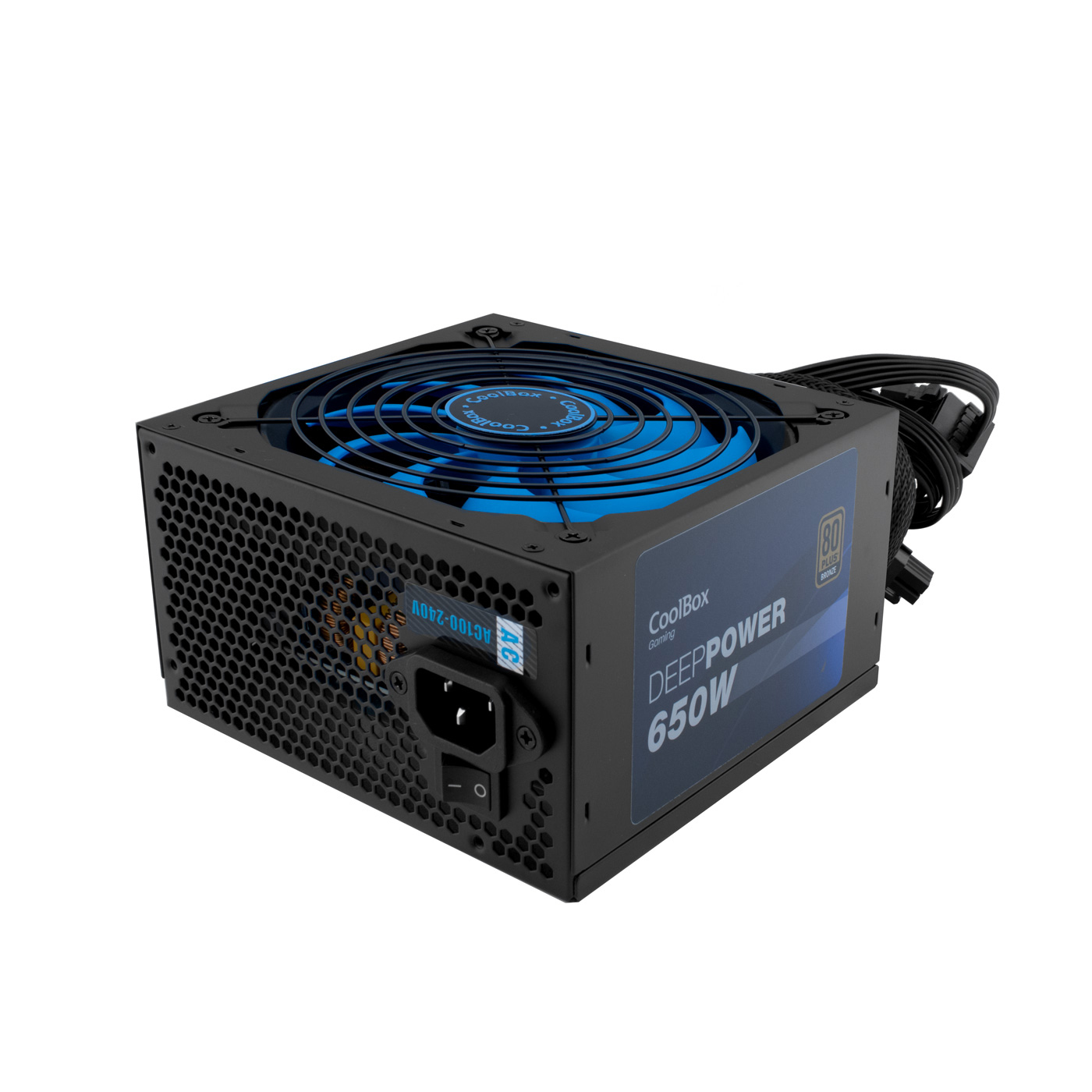 Alimentatore per computer CoolBox Deep Power 650W nero. Presenta una ventola blu, una griglia nera e connettori di alimentazione. Sfondo bianco.