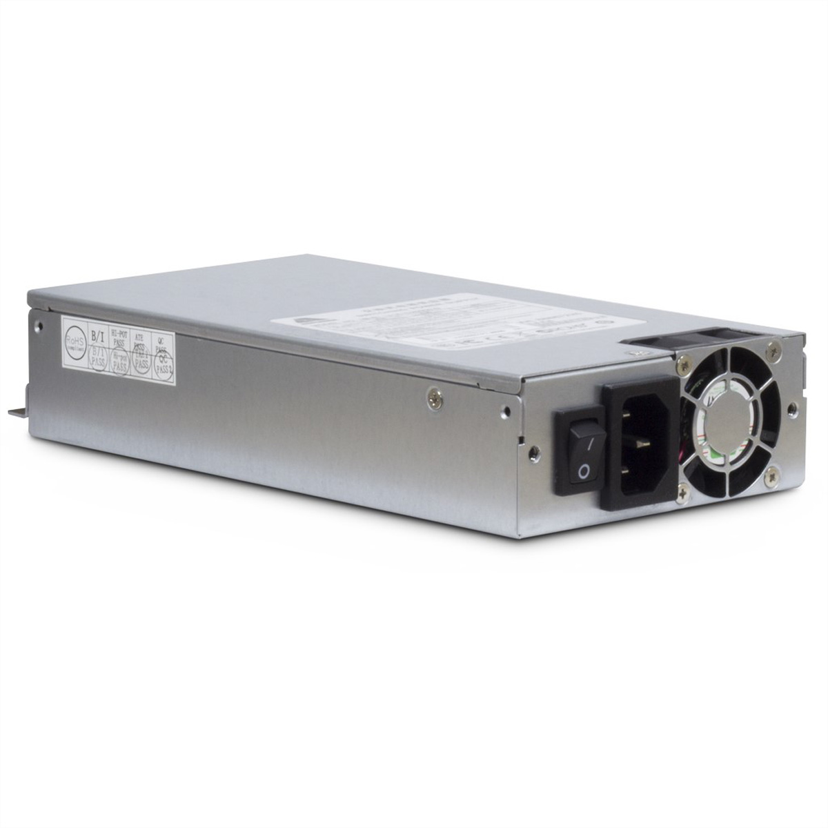 Alimentatore per computer argentato con ventola, interruttore e porta di ingresso su sfondo bianco.