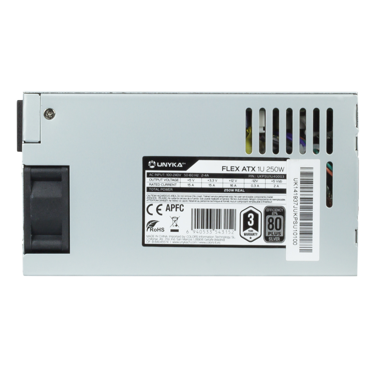 Un alimentatore argentato con ventola, etichette e codice a barre. Ha il marchio Unyka e la scritta Flex ATX 1U 250W.