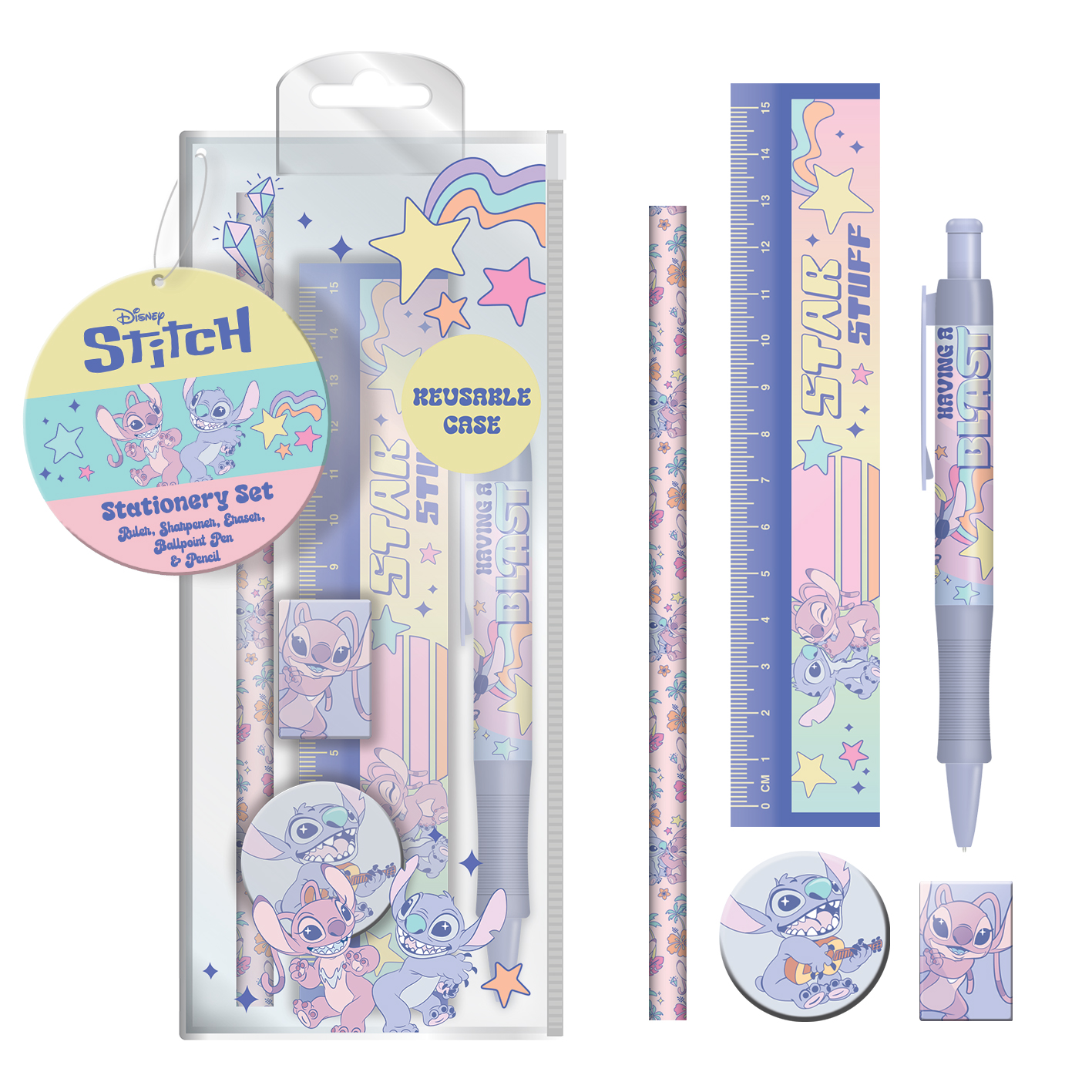 Ein Stitch-Schreibwarenset. Enthält ein Lineal, einen Bleistift, einen Radiergummi und einen Stift. Das Set zeigt Stitch und Angel mit bunten Sternen und Regenbogenakzenten.