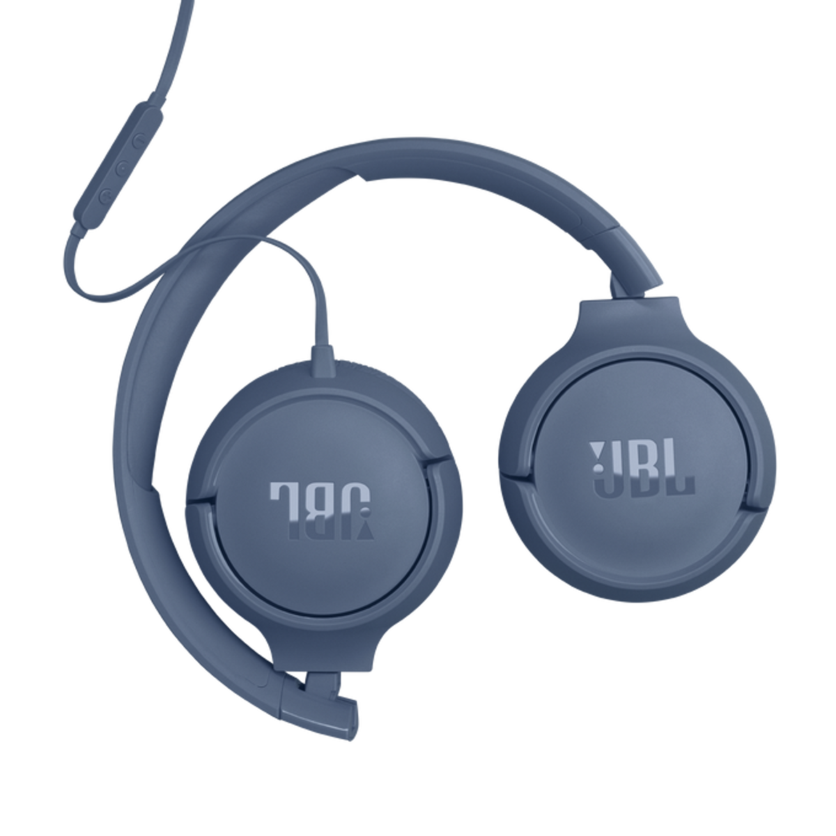 Blaue JBL-Kopfhörer auf schwarzem Hintergrund. Die Kopfhörer haben Ohrbügel und ein Kabel mit Bedienfeld. JBL-Logo sichtbar.