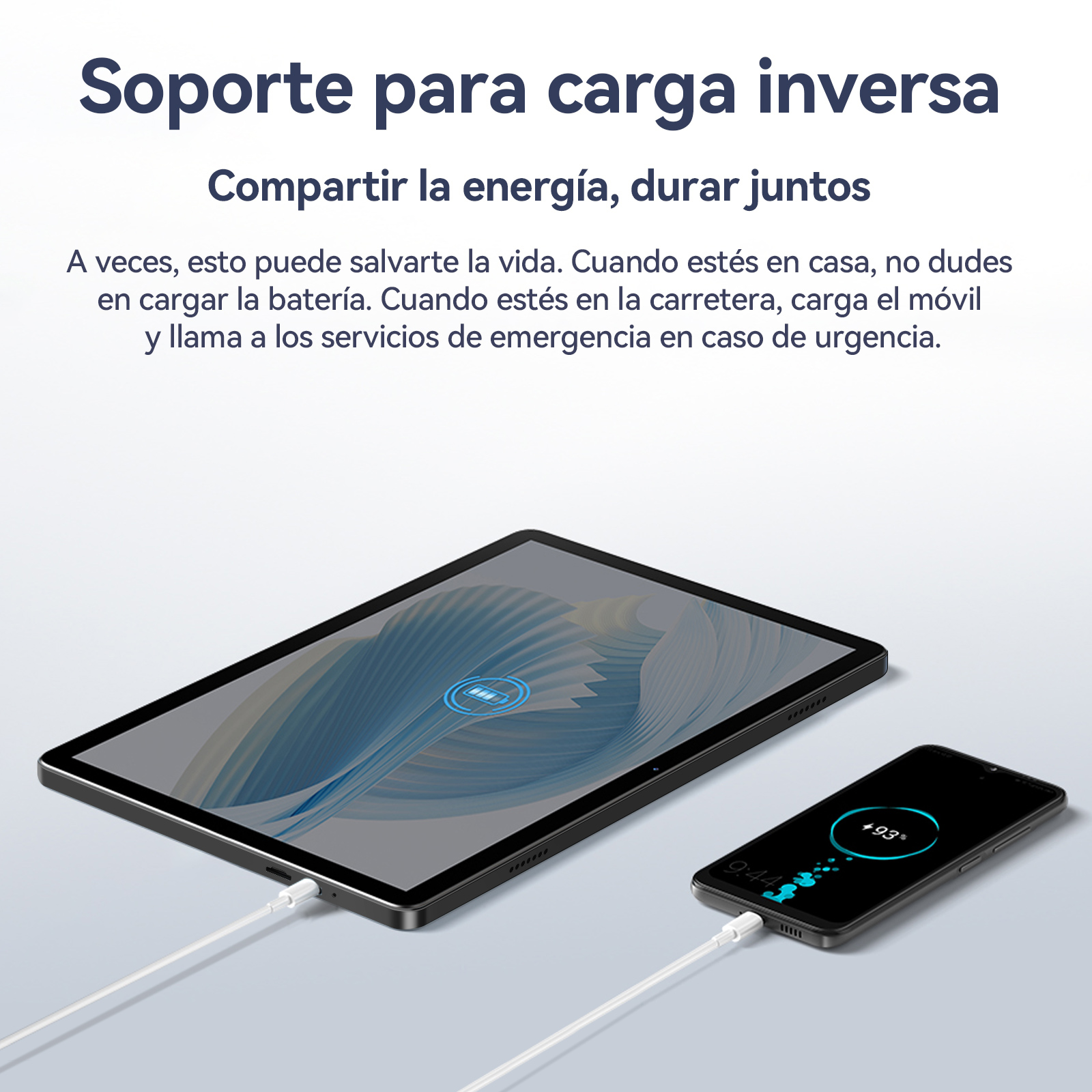 Un tablet carica un telefono tramite un cavo bianco. Il telefono mostra una carica della batteria al 93%.