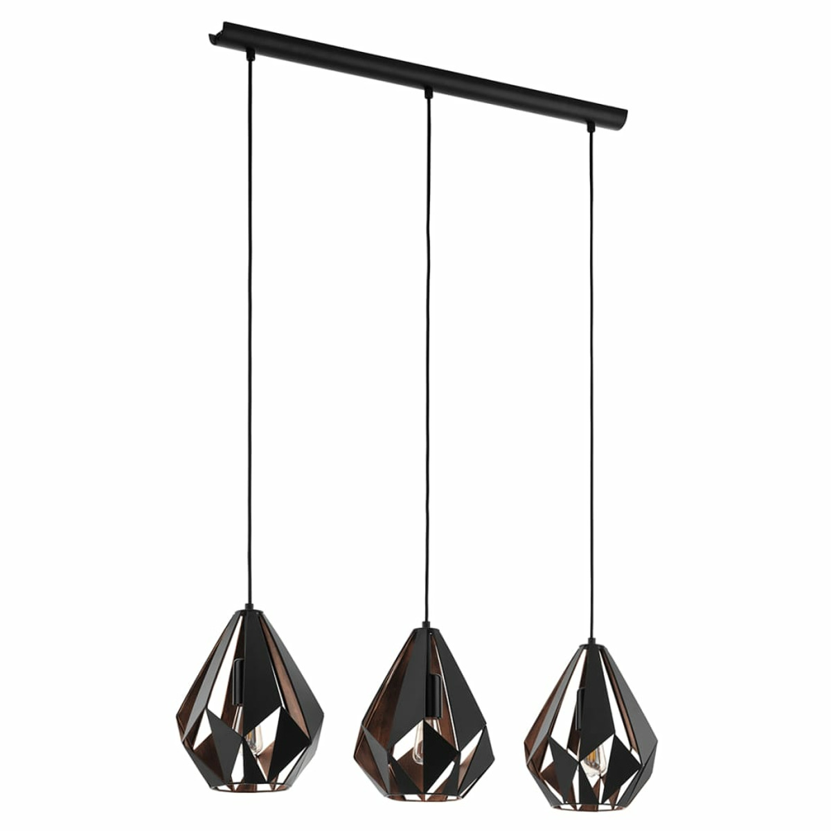 Tre lampade a sospensione geometriche con montature nere e interni effetto legno pendono da una barra nera su sfondo bianco.