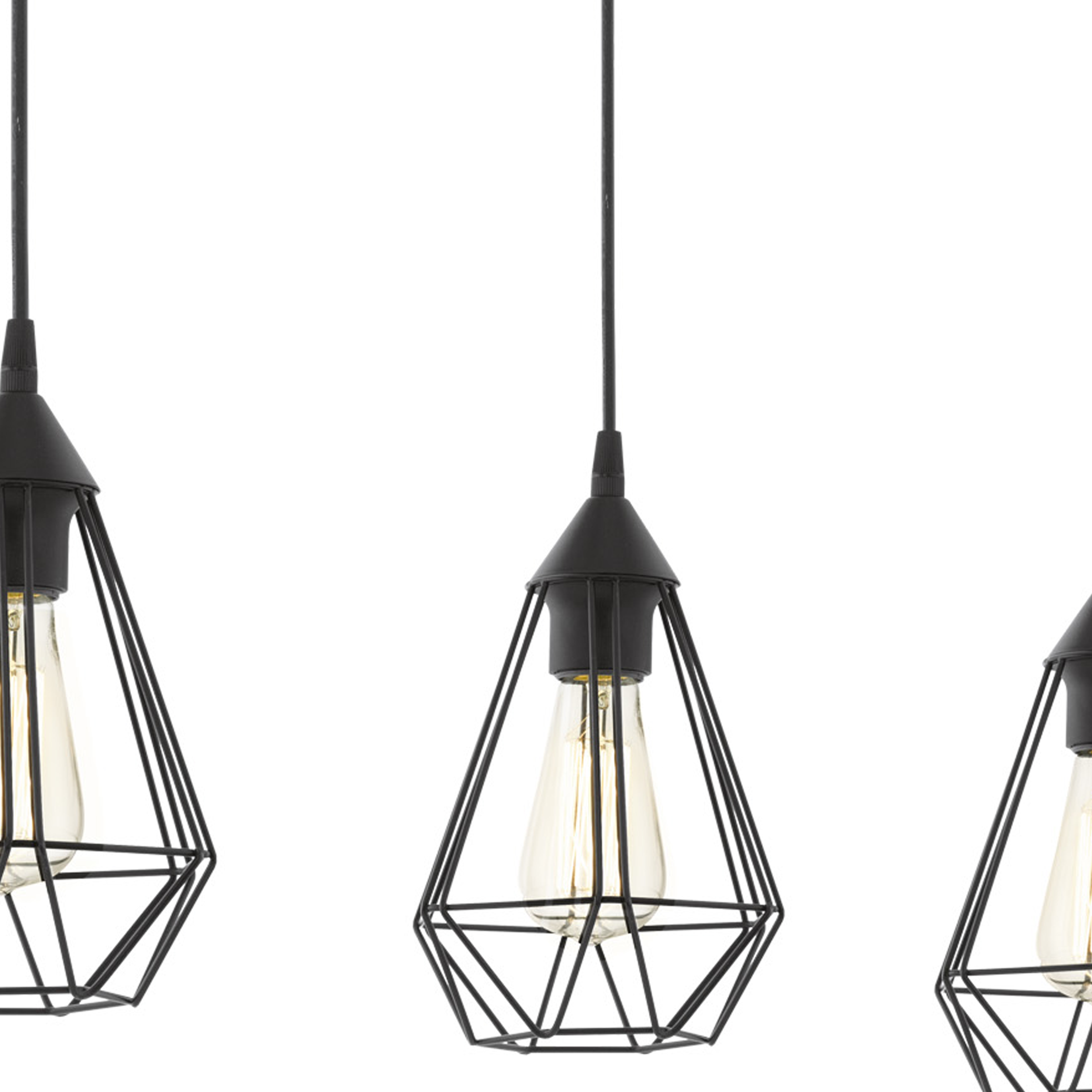 Tre lampade a sospensione geometriche nere con lampadine Edison su sfondo bianco.
