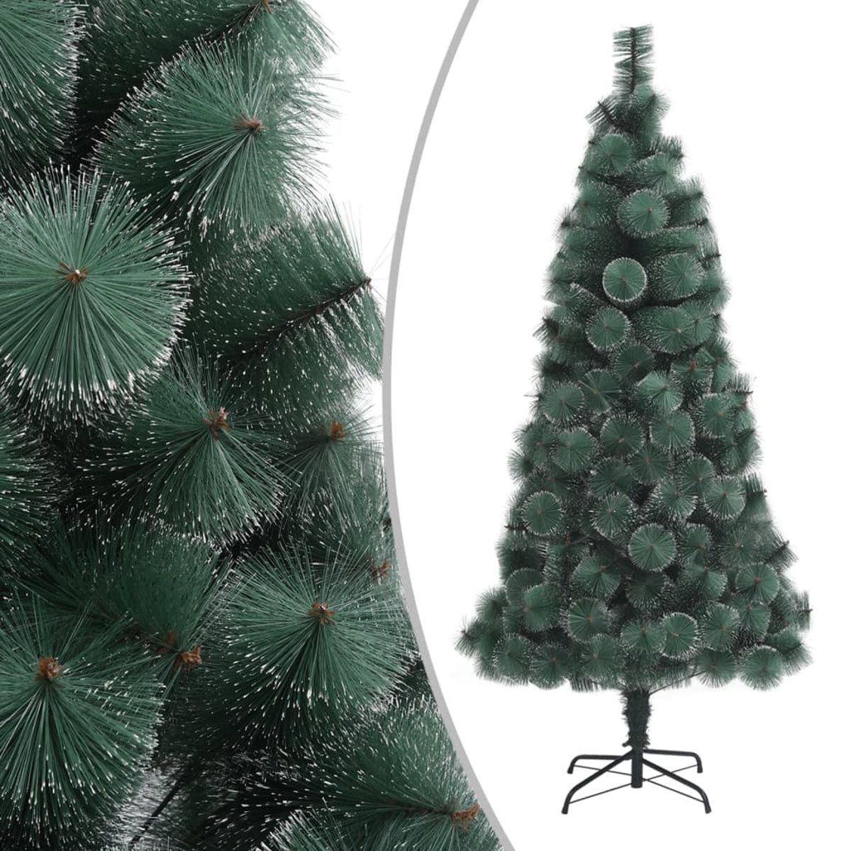 Ein grüner künstlicher Weihnachtsbaum auf weißem Hintergrund. Der Baum hat viele Nadeln und einen schwarzen Ständer. Nahaufnahme der Nadeln.
