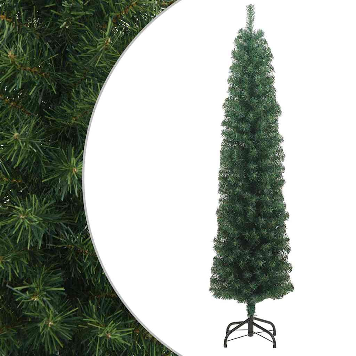 Ein hoher, grüner, künstlicher Weihnachtsbaum steht auf einem Metallständer. Er steht vor einem weißen Hintergrund mit einem grünen Ast.