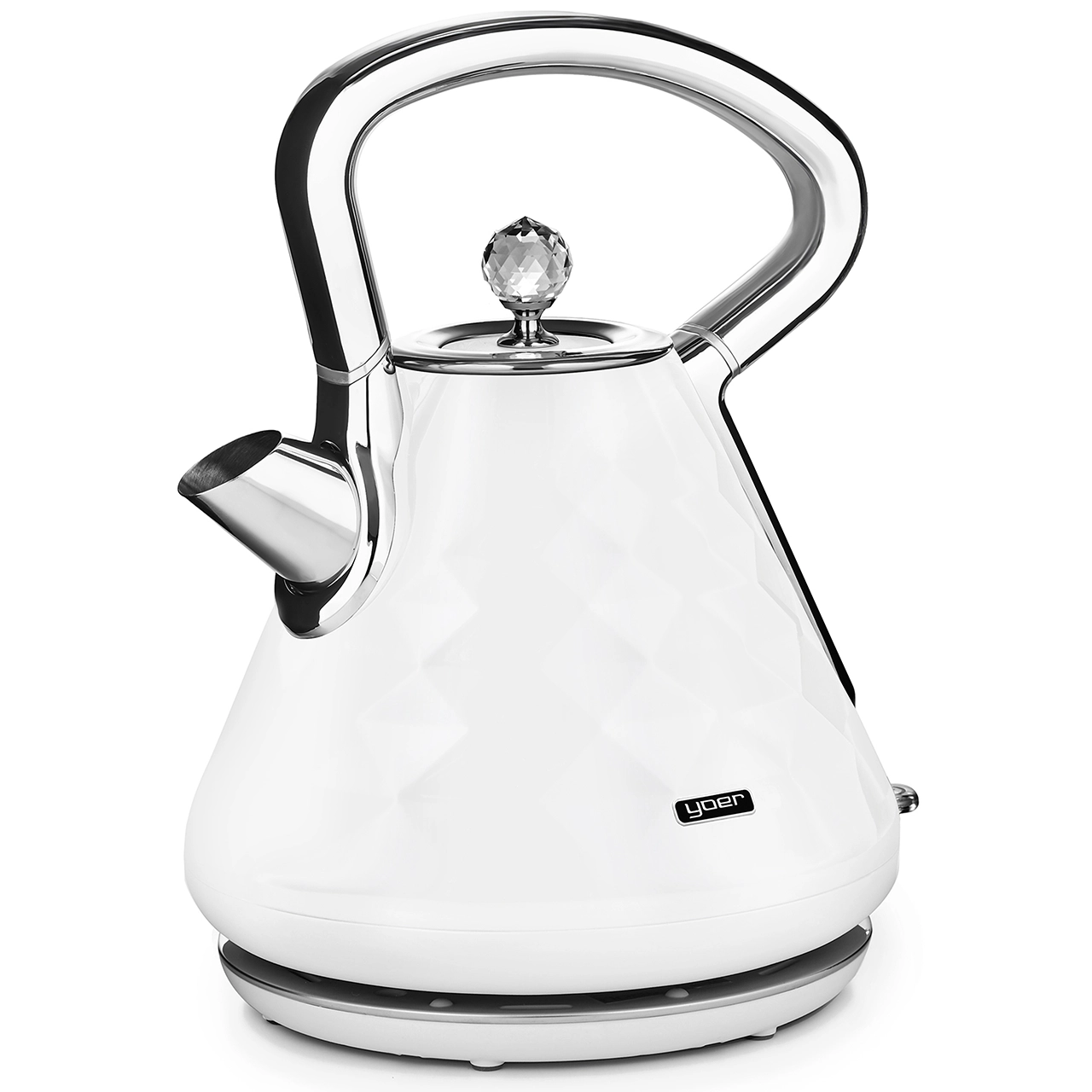 Biały czajnik elektryczny z diamentowym wzorem. Ma błyszczący uchwyt i wylewkę oraz kryształowe pokrętło na górze.
