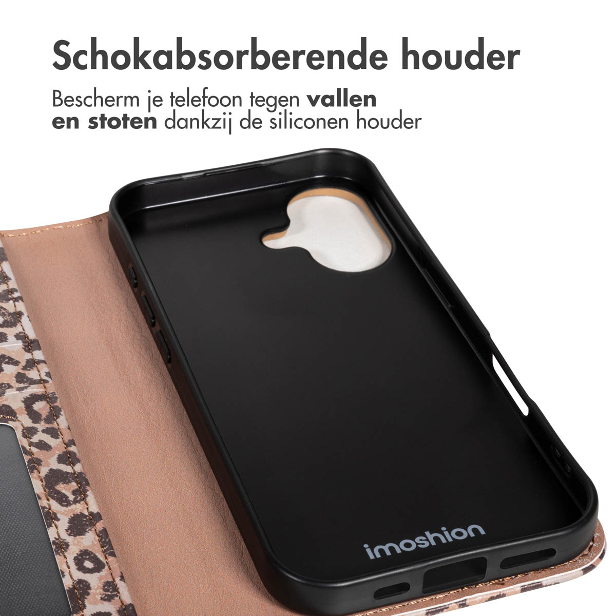 Coque de téléphone noire avec imprimé léopard. Logo Imoshion en bas. Texte en néerlandais en haut.