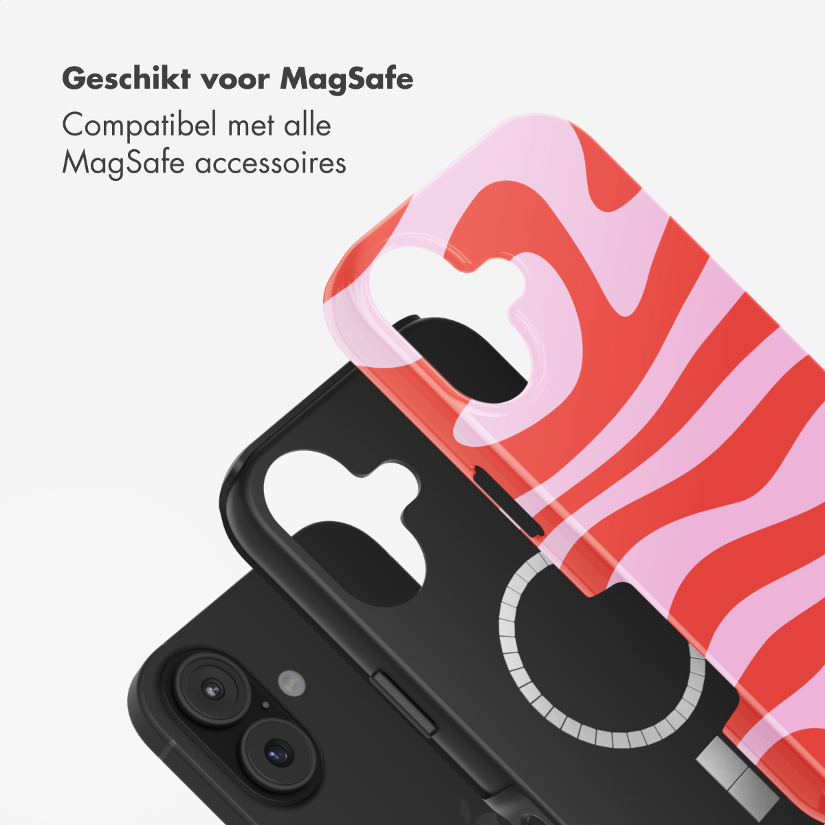 Twee telefoonhoesjes. Eén zwart, de andere met een rood en roze golvend ontwerp. De tekst bovenaan zegt: Geschikt voor MagSafe, compatibel met alle MagSafe accessoires.