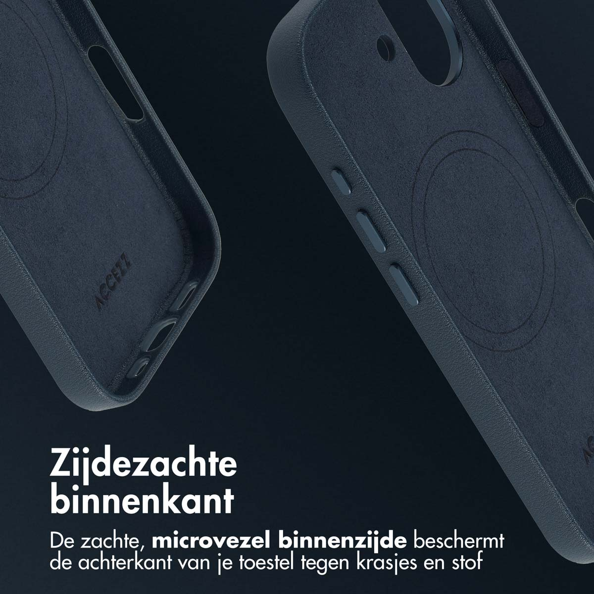 Close-up van twee donkerblauwe telefoonhoesjes. Eén toont de binnenkant met een zachte voering. De andere heeft knoppen en een circulair ontwerp.